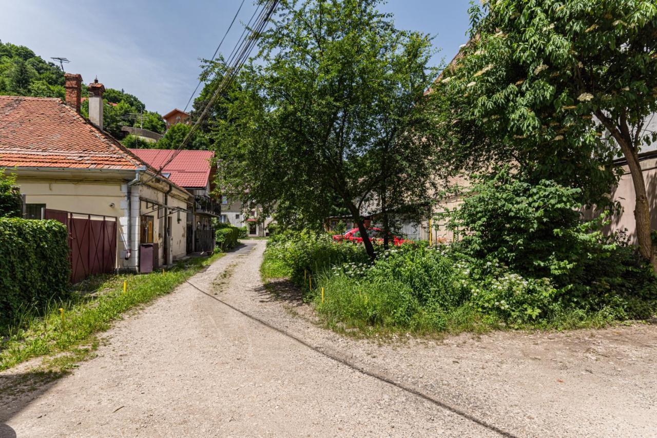 Sabin Apartments Private Parking Brasov Exterior photo